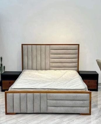 RoyalRest Queen Bed
