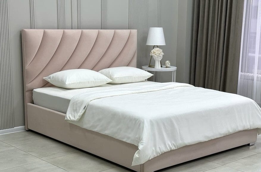 CasaLuxe Platform Bed
